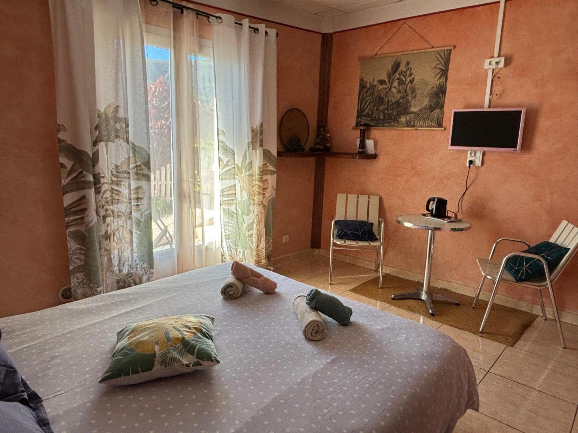 Bed and Breakfast L'Echelle Ла-Плен-де-Пальмист Экстерьер фото